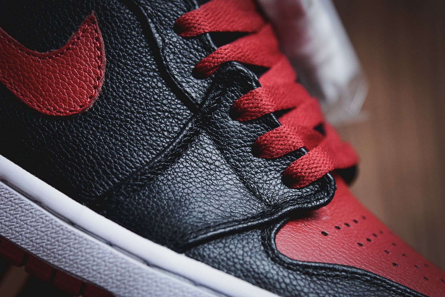 Jordan 1 Mid Banned (2020)