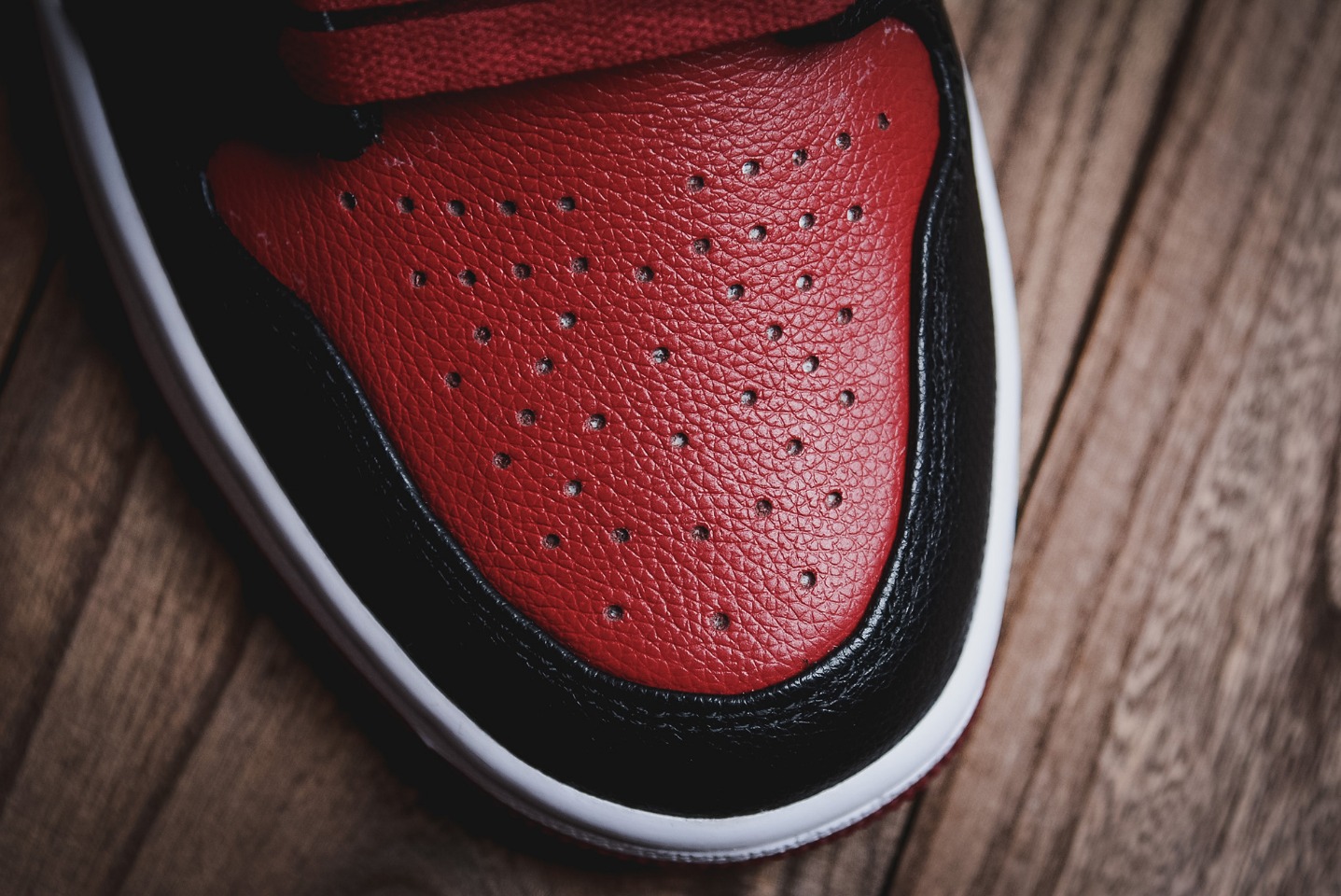 Jordan 1 Mid Banned (2020)