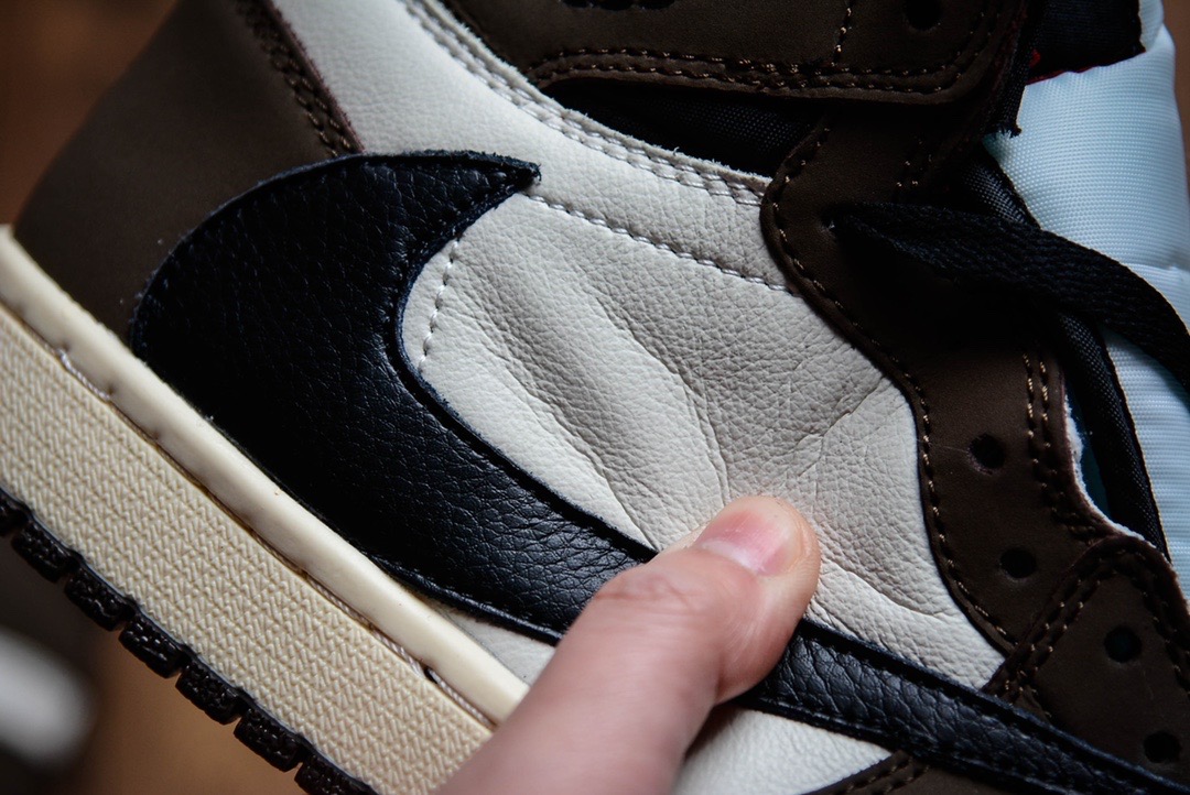 Jordan 1 Retro High OG SP Travis Scott