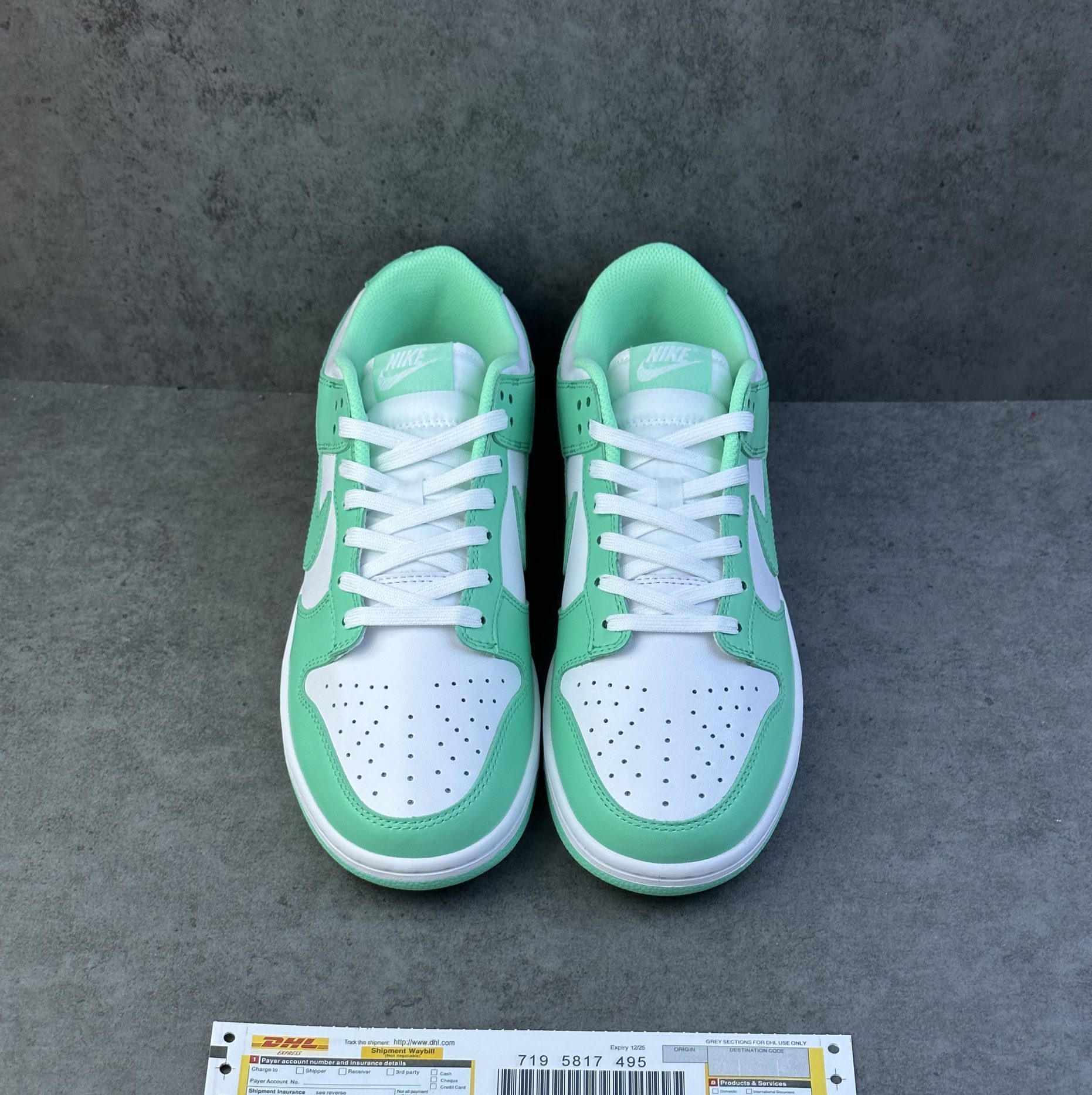 Nike Dunk Low Green Glow (W)