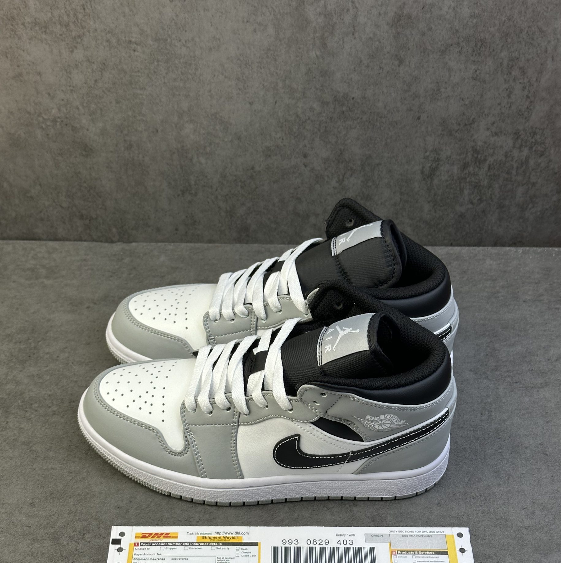 Jordan 1 Mid Light Smoke Grey Anthracite