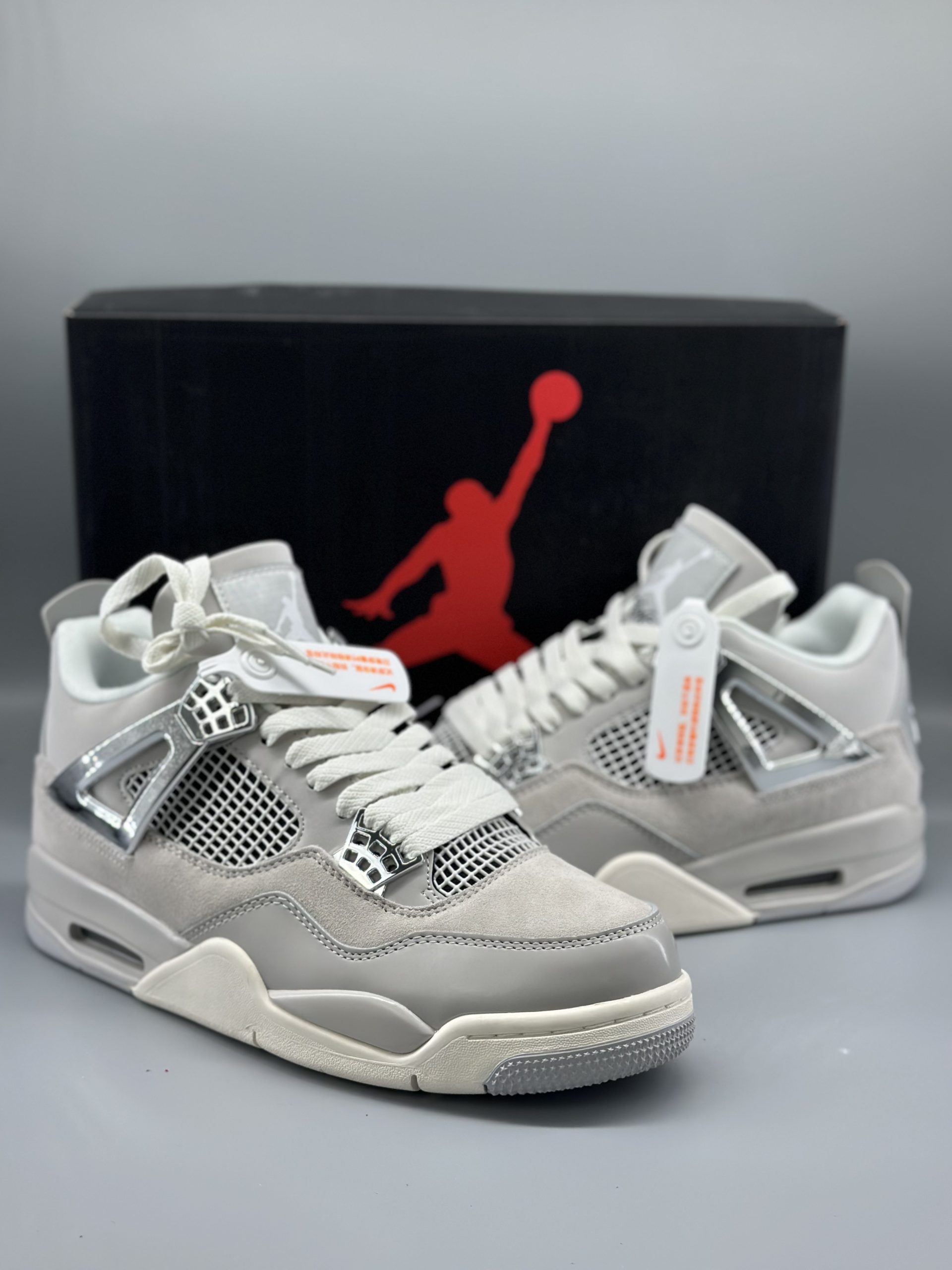 Jordan 4 Retro Frozen Moments
