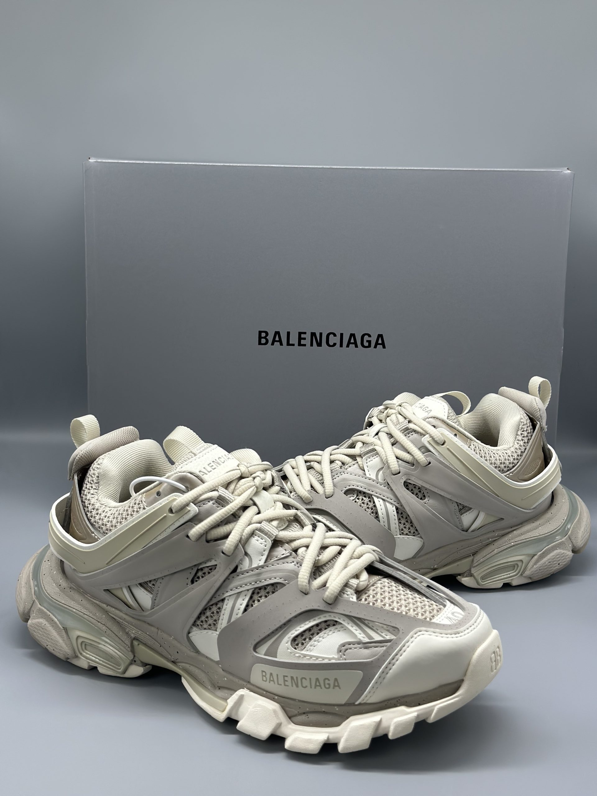 Balenciaga Track Strap Beige 542023W1GC49067