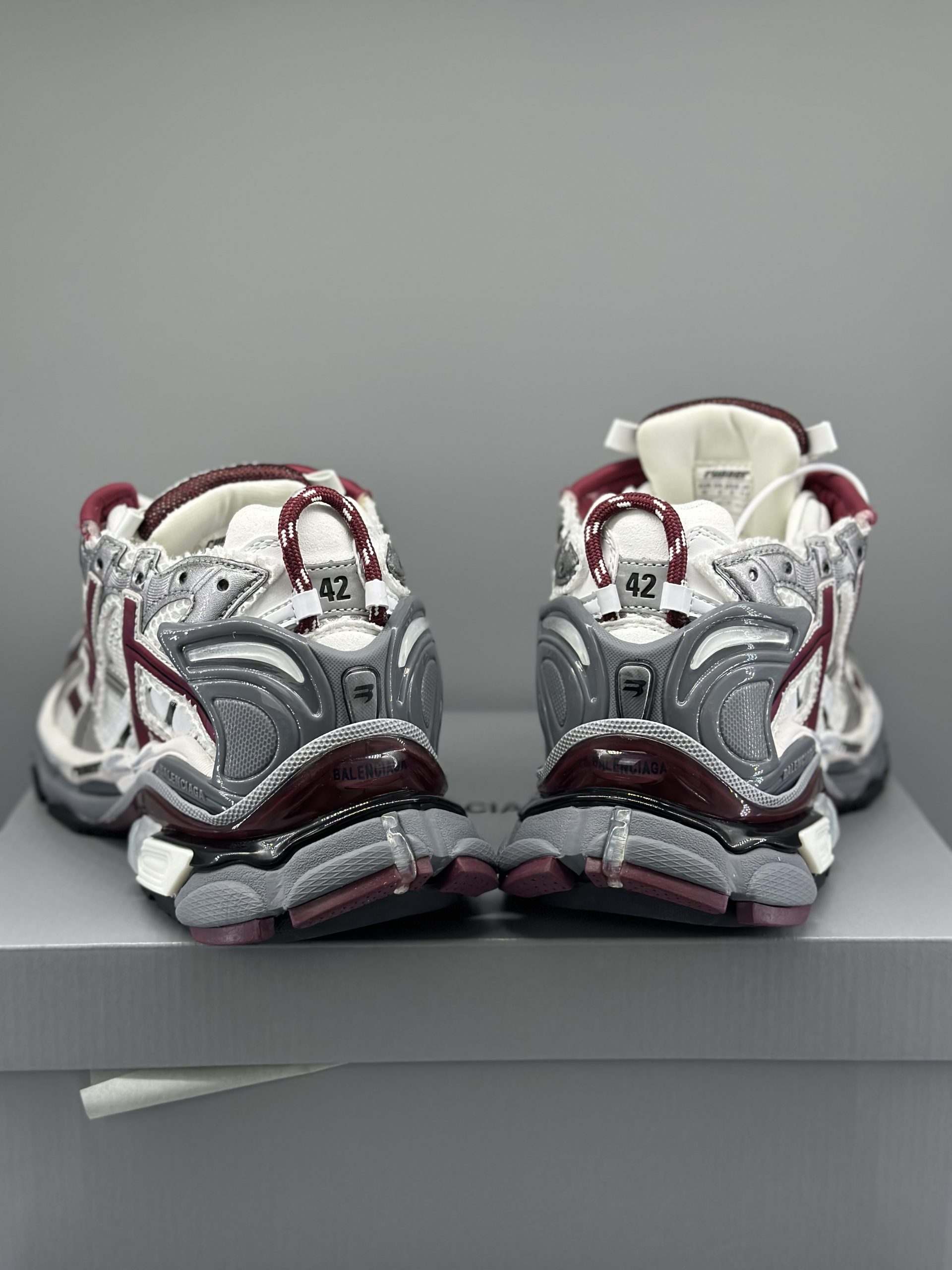 Balenciaga Runner Burgundy 677403W3RB39069