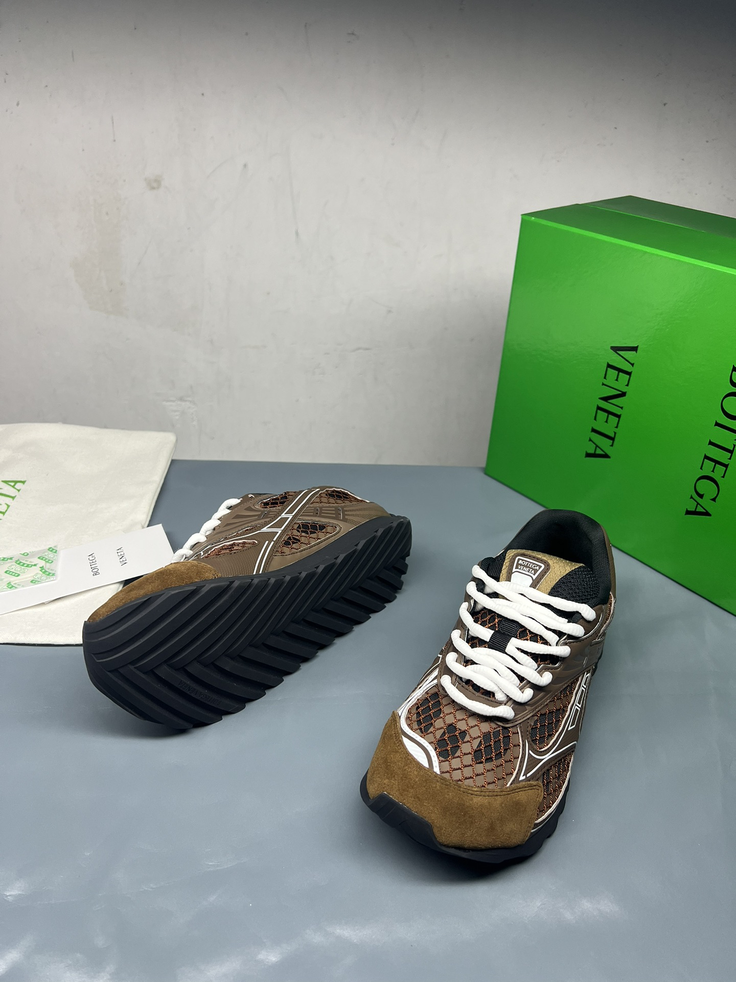 Bottega Veneta Orbit Star Anise Pinecone 816635V55B02419