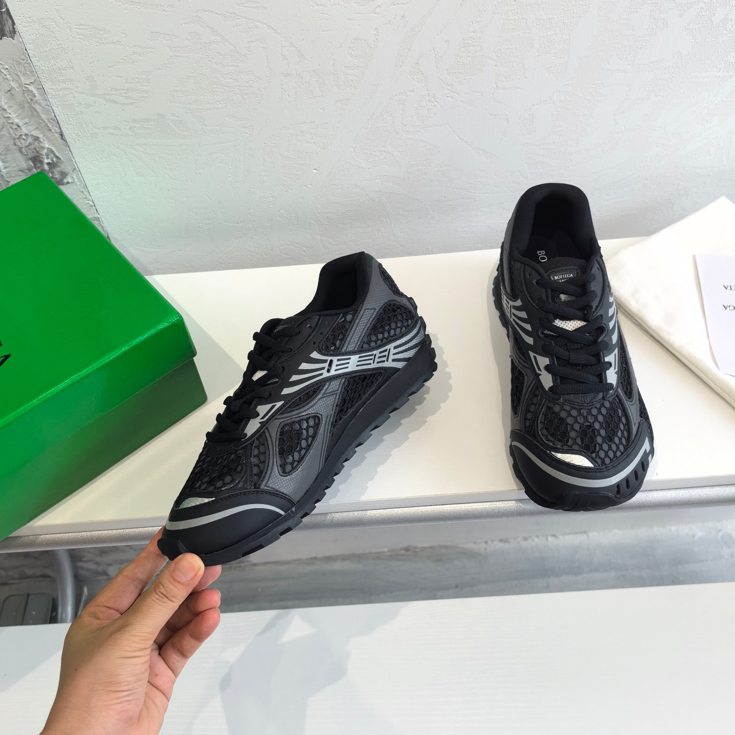 Bottega Veneta Orbit Black 741357V2X401000