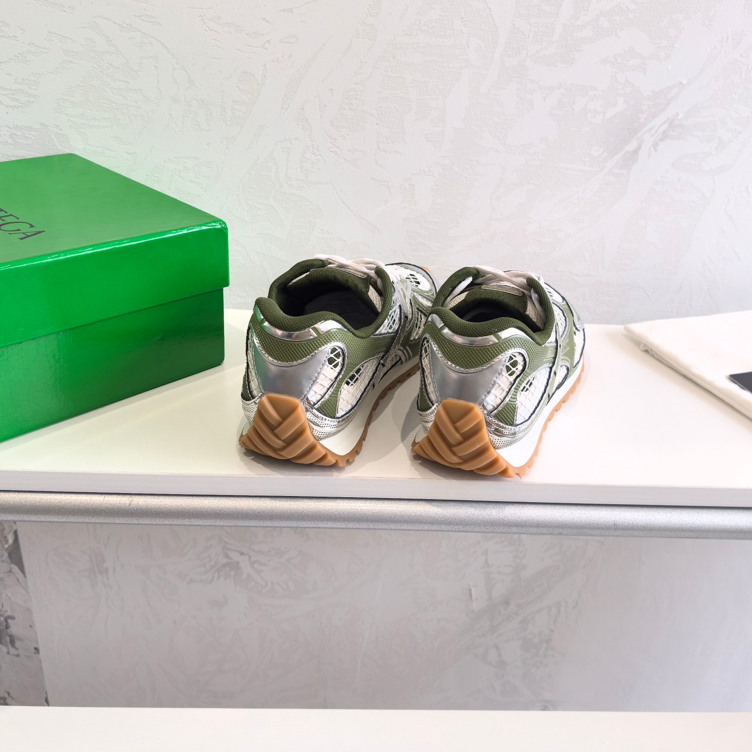 Bottega Veneta Orbit Mud White 741357V2X402848