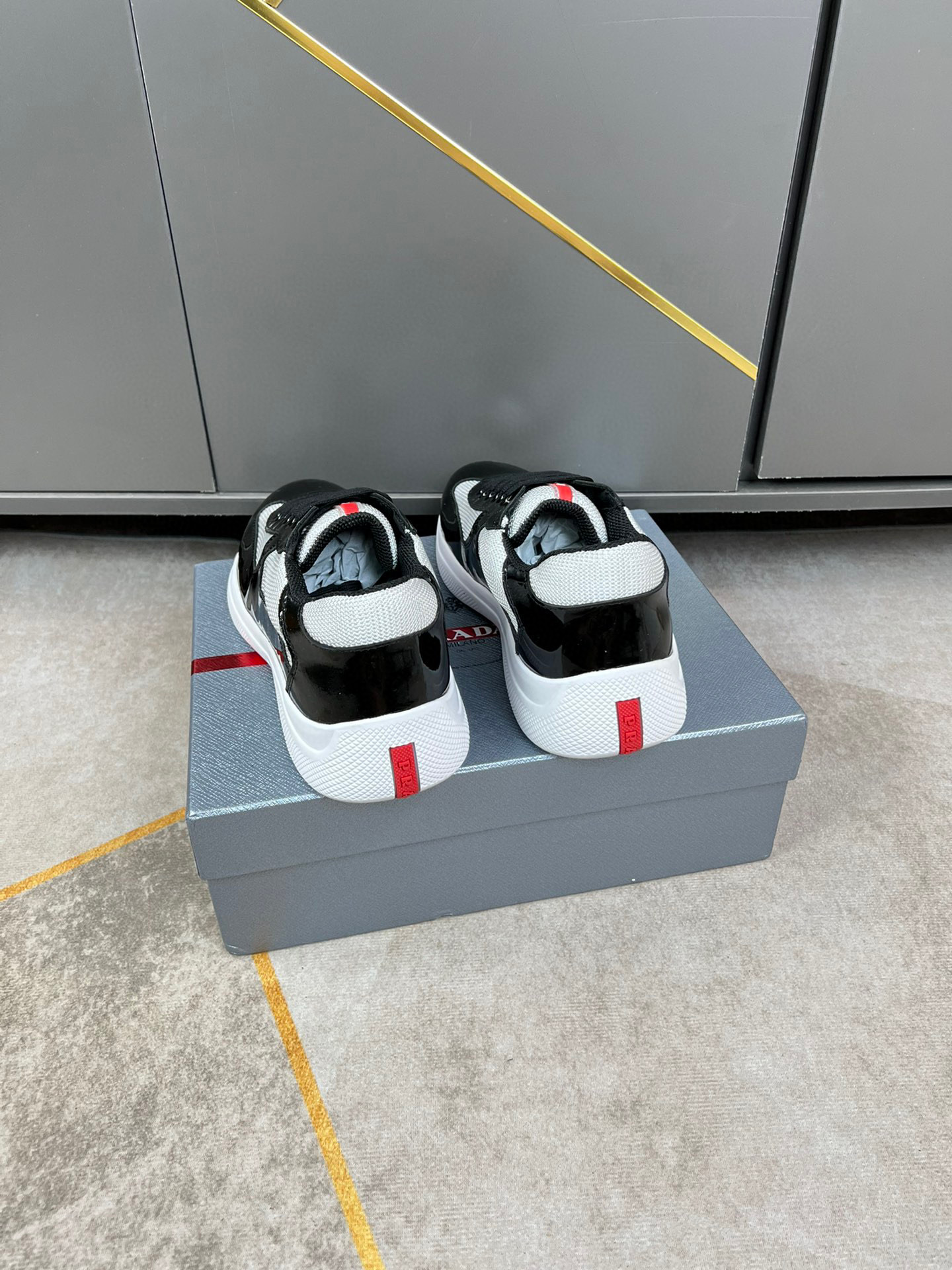 Prada America’s Cup Anthracite Gray Silver 4E3400_ASZ_F0X8Y_F_G000