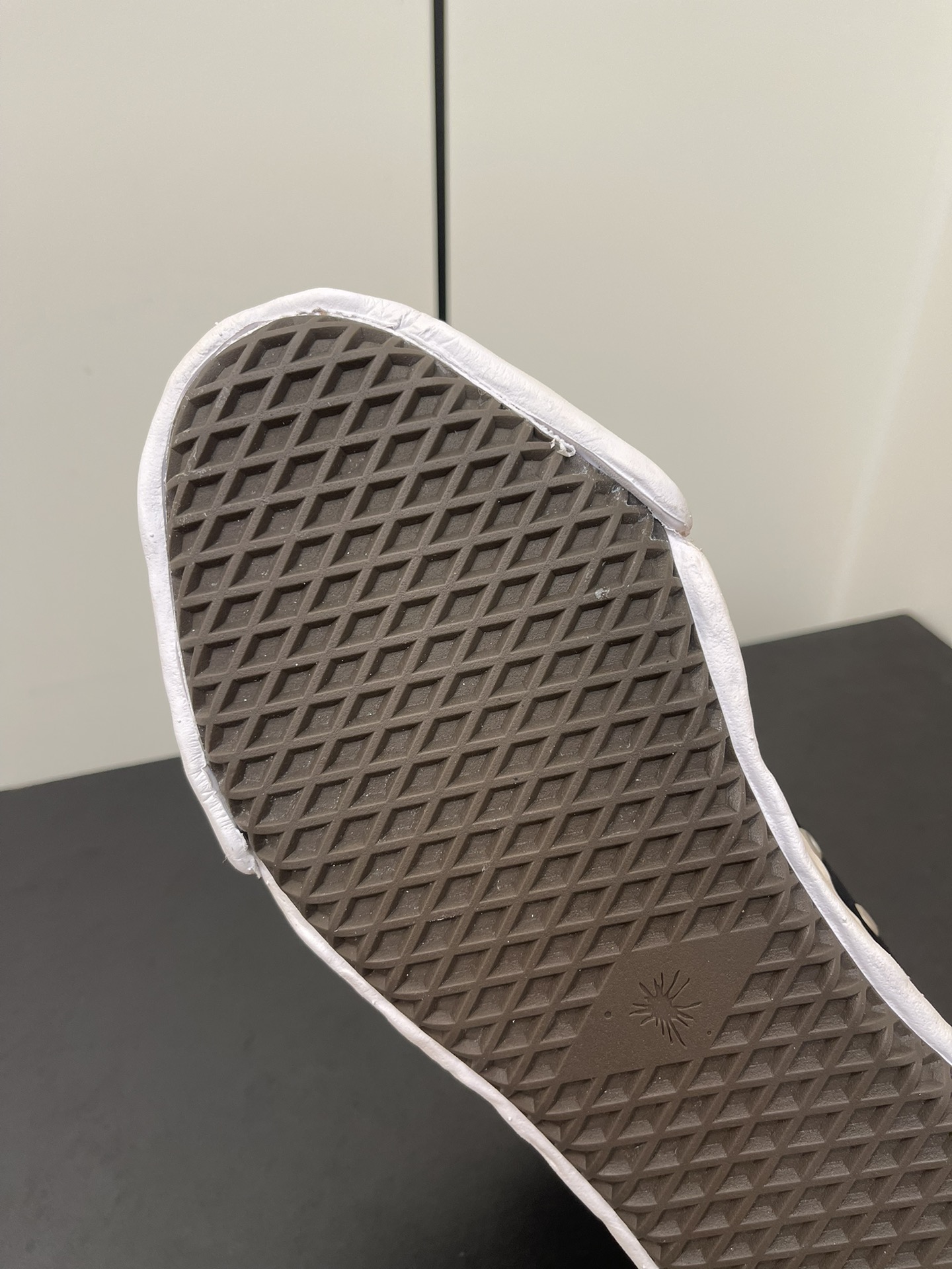 Maison Mihara Yasuhiro Hank Vintage Sole Canvas Low Black A09FW734-BLK