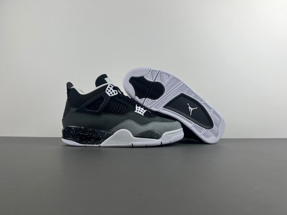 Jordan 4 Retro Fear FQ8138-002